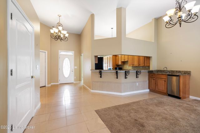 1309 Bent Willow Ln, Louisville, KY 40214