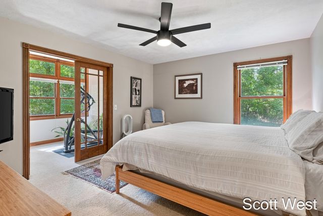 7181 River Glen Drive, Caledonia, MI 49316