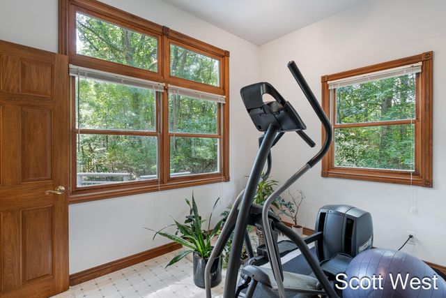 7181 River Glen Drive, Caledonia, MI 49316