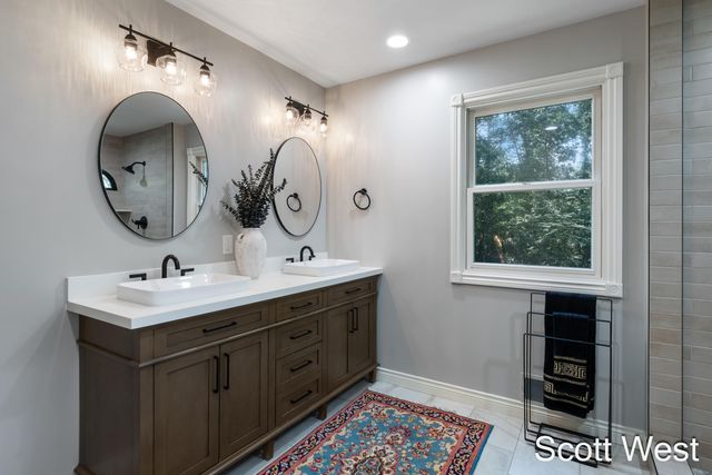 7181 River Glen Drive, Caledonia, MI 49316