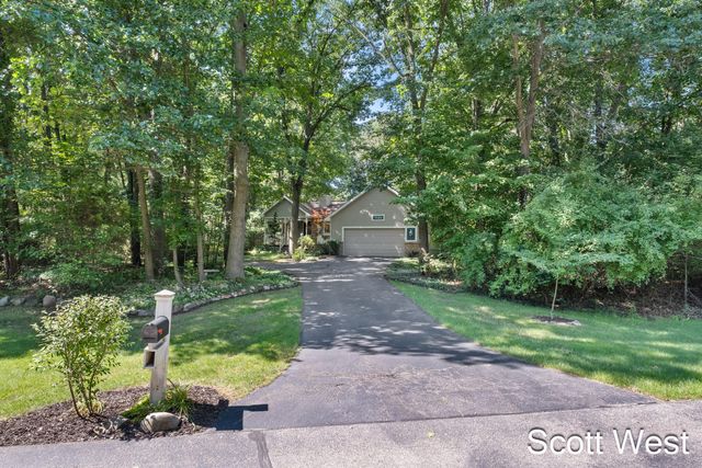 7181 River Glen Drive, Caledonia, MI 49316