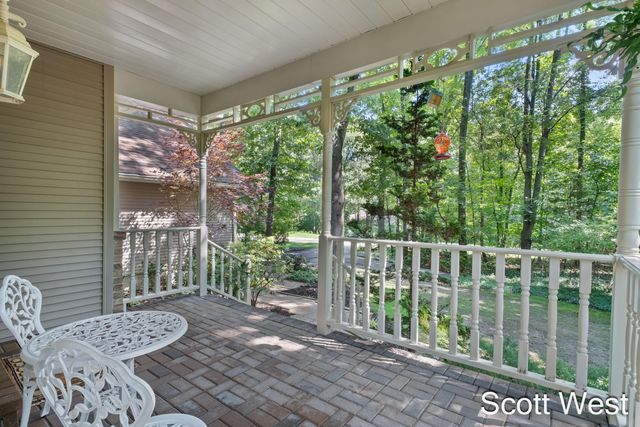 7181 River Glen Drive, Caledonia, MI 49316