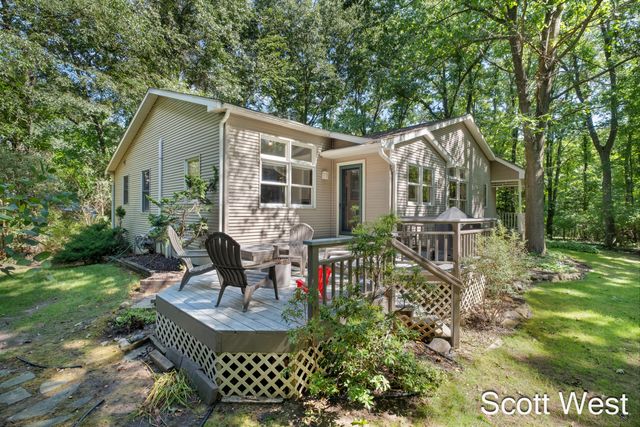 7181 River Glen Drive, Caledonia, MI 49316