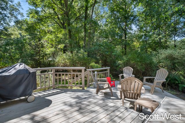 7181 River Glen Drive, Caledonia, MI 49316