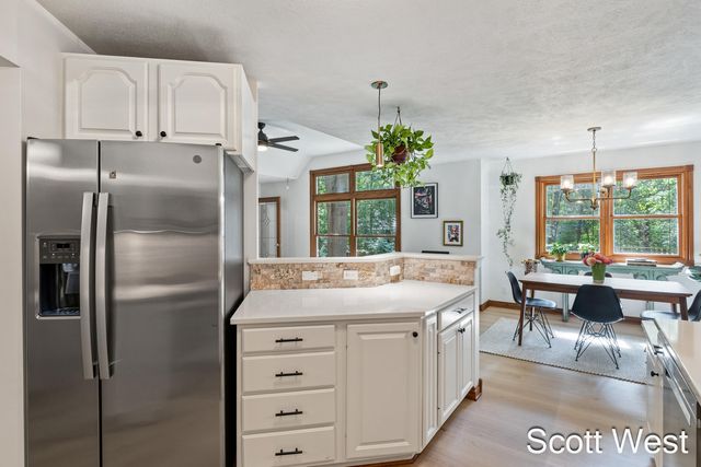 7181 River Glen Drive, Caledonia, MI 49316