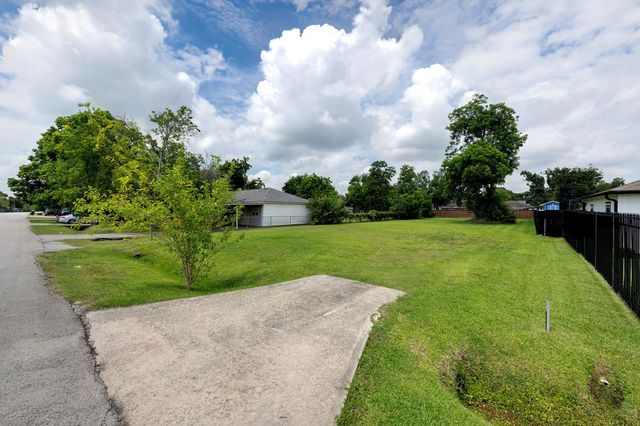 1923 Harland Drive, Houston, TX 77055
