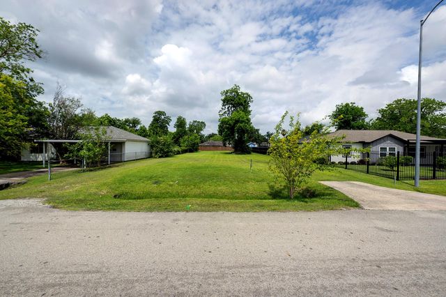 1923 Harland Drive, Houston, TX 77055