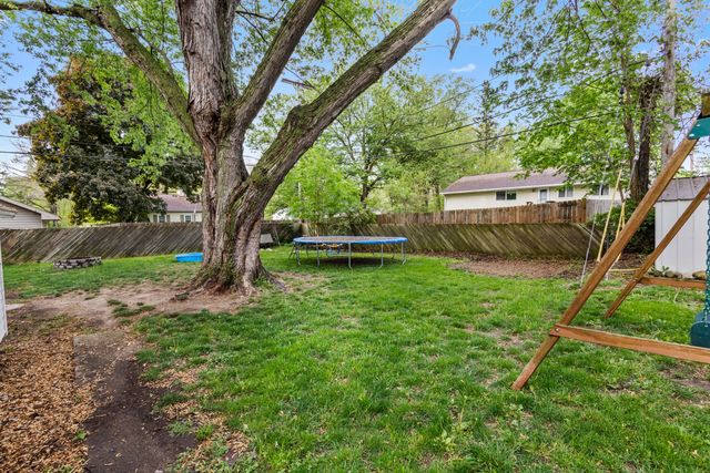 3425 Cambridge Avenue, Jackson, MI 49203