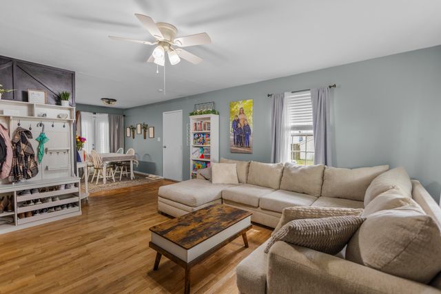 3425 Cambridge Avenue, Jackson, MI 49203