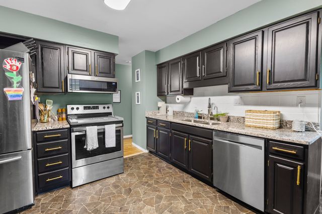 3425 Cambridge Avenue, Jackson, MI 49203
