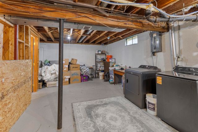 3425 Cambridge Avenue, Jackson, MI 49203