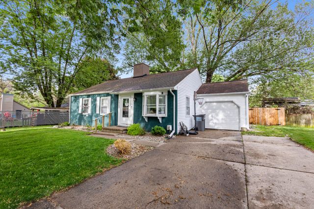 3425 Cambridge Avenue, Jackson, MI 49203