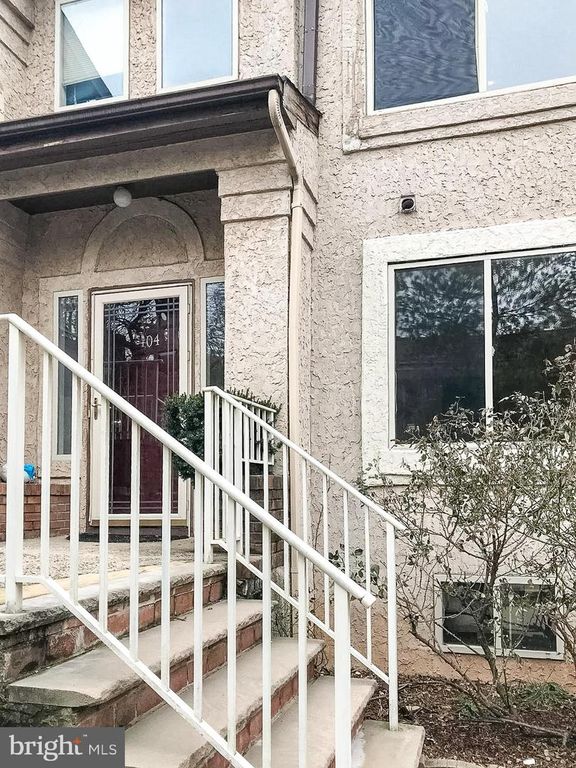 404 N LAFAYETTE RD, Metuchen, NJ 08840