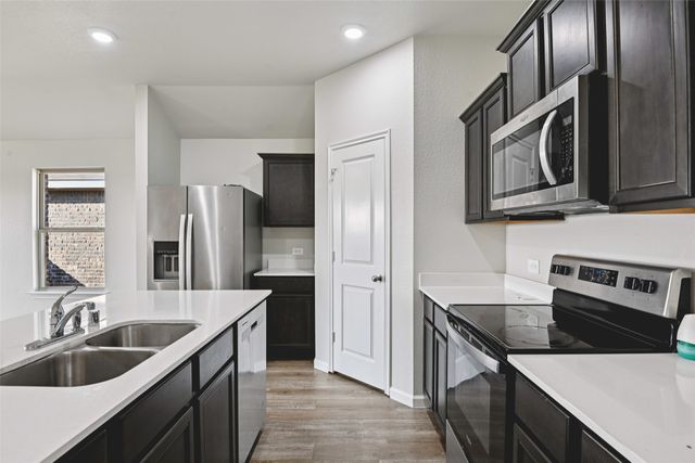 844 Jett Drive, Ferris, TX 75125