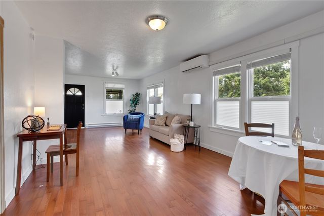 302 Van Trump Avenue NE, Yelm, WA 98597