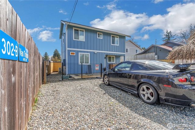 302 Van Trump Avenue NE, Yelm, WA 98597