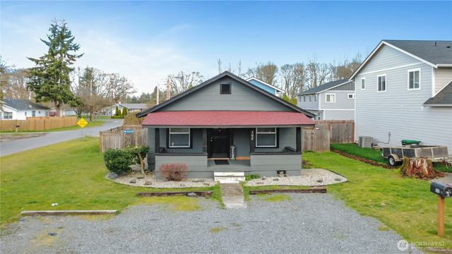 302 Van Trump Avenue NE, Yelm, WA 98597