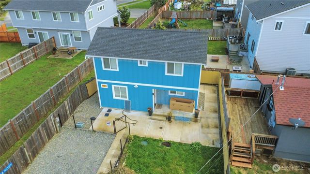 302 Van Trump Avenue NE, Yelm, WA 98597