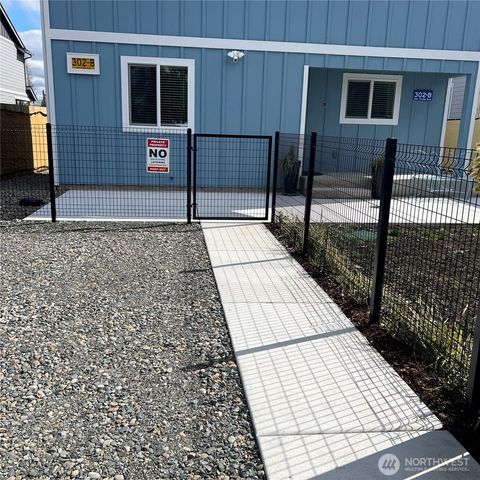 302 Van Trump Avenue NE, Yelm, WA 98597