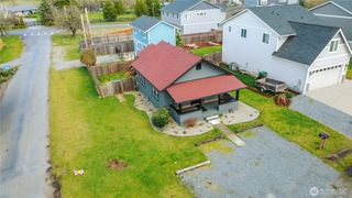 302 Van Trump Avenue NE, Yelm, WA 98597