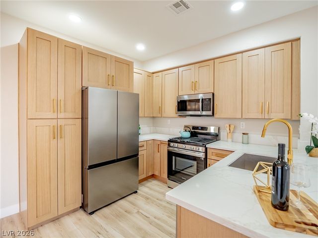 4153 Compatibility Court, North Las Vegas, NV 89032