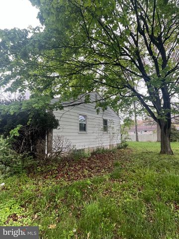 911 BENT RD, Hatfield, PA 19440
