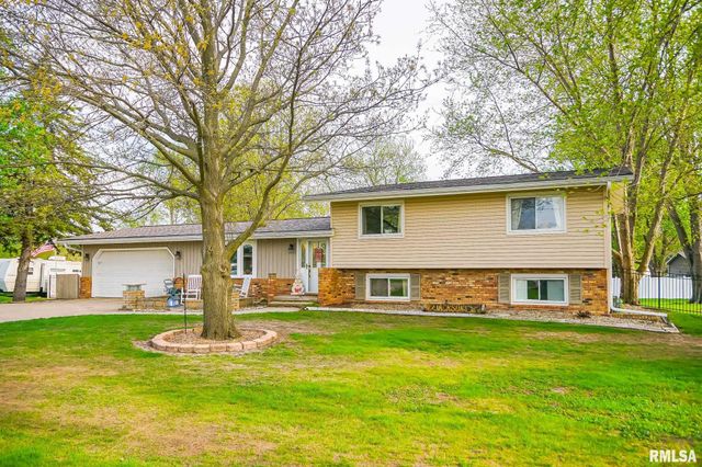 104 JAMESTOWN Court, Pekin, IL 61554