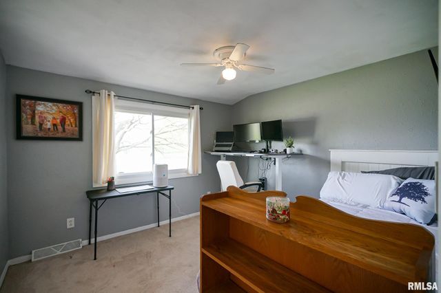 104 JAMESTOWN Court, Pekin, IL 61554