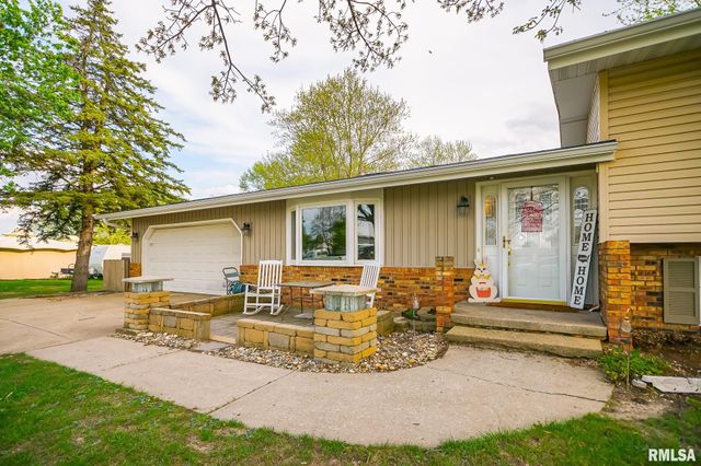 104 JAMESTOWN Court, Pekin, IL 61554