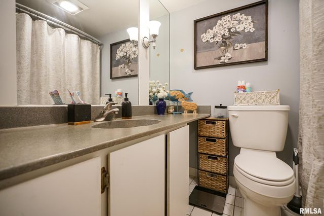104 JAMESTOWN Court, Pekin, IL 61554