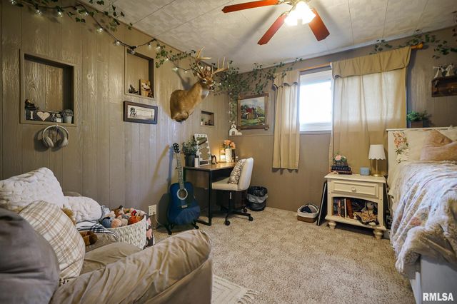 104 JAMESTOWN Court, Pekin, IL 61554