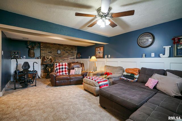104 JAMESTOWN Court, Pekin, IL 61554