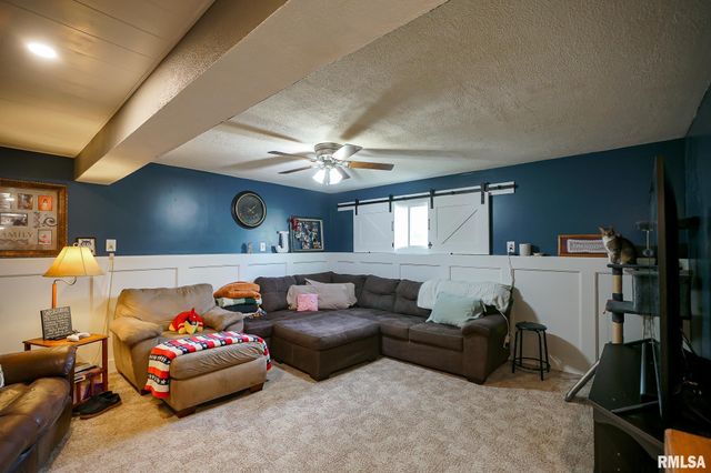 104 JAMESTOWN Court, Pekin, IL 61554