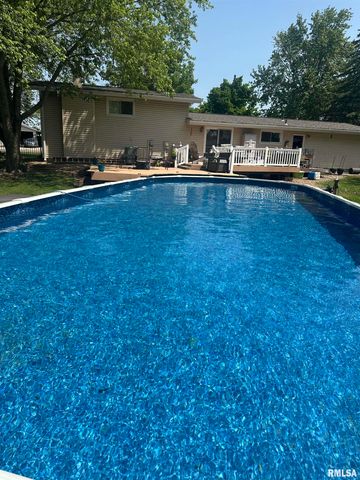 104 JAMESTOWN Court, Pekin, IL 61554