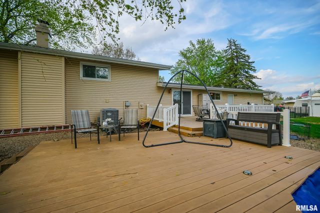 104 JAMESTOWN Court, Pekin, IL 61554
