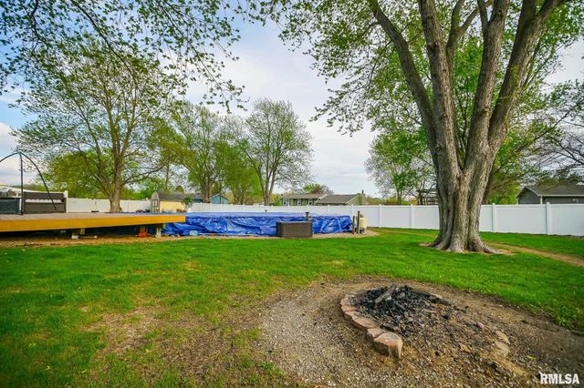 104 JAMESTOWN Court, Pekin, IL 61554