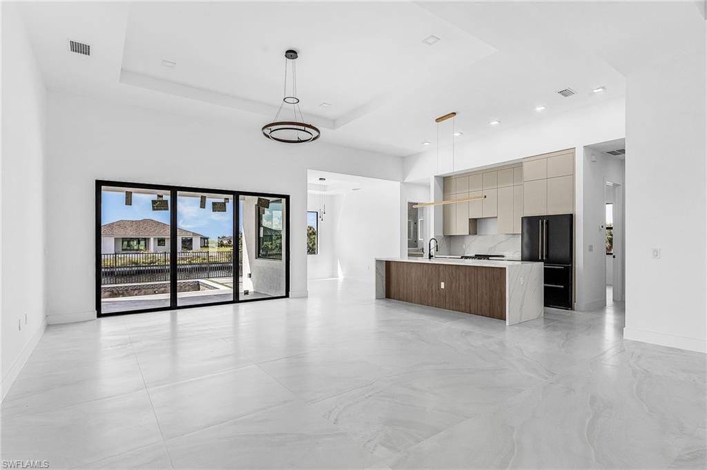 Image 11 of property listing at 4116 36th LN, Cape Coral, FL 33993