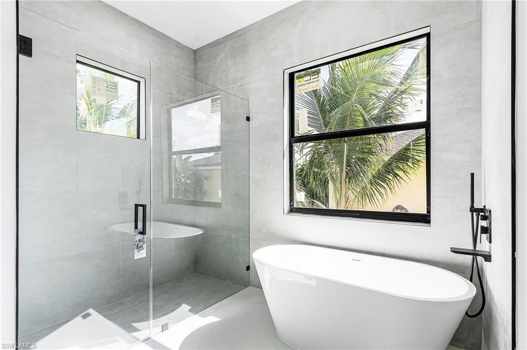 Image 8 of property listing at 4116 36th LN, Cape Coral, FL 33993