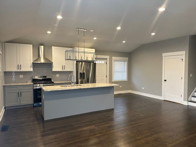 3830 W Touhy Avenue, Lincolnwood, IL 60712