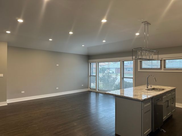 3830 W Touhy Avenue, Lincolnwood, IL 60712