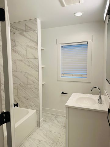 3830 W Touhy Avenue, Lincolnwood, IL 60712