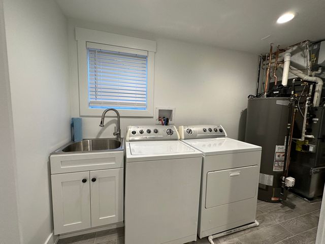 3830 W Touhy Avenue, Lincolnwood, IL 60712