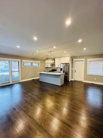 3830 W Touhy Avenue, Lincolnwood, IL 60712