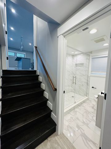 3830 W Touhy Avenue, Lincolnwood, IL 60712