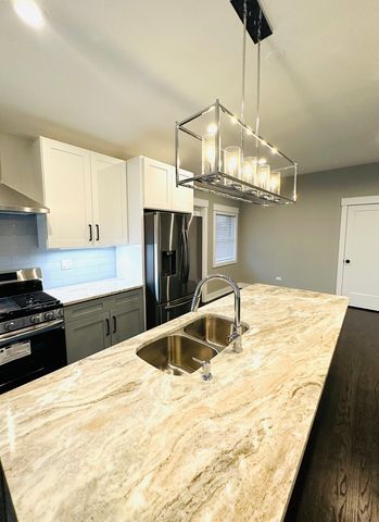 3830 W Touhy Avenue, Lincolnwood, IL 60712