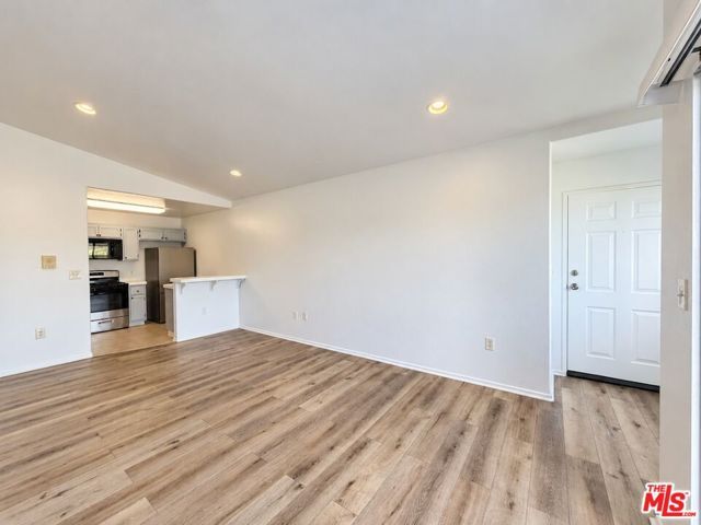 6545 Fulton Avenue 205, Van Nuys (los Angeles), CA 91401