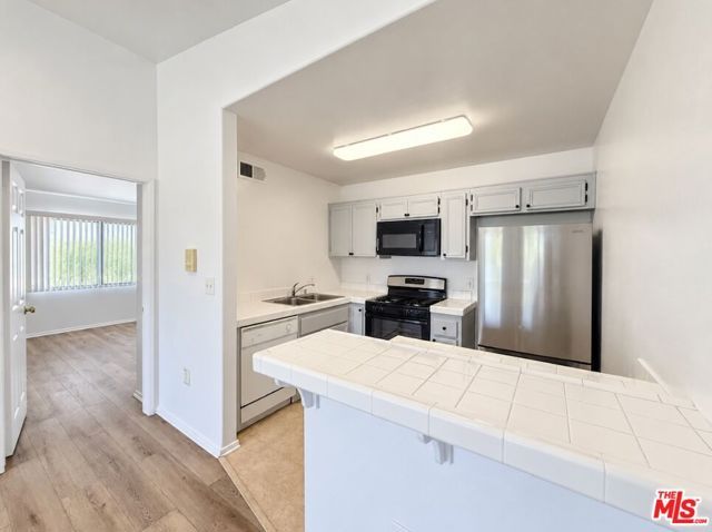 6545 Fulton Avenue 205, Van Nuys (los Angeles), CA 91401