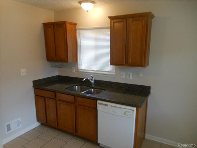 501 E BRECKENRIDGE Street, Ferndale, MI 48220
