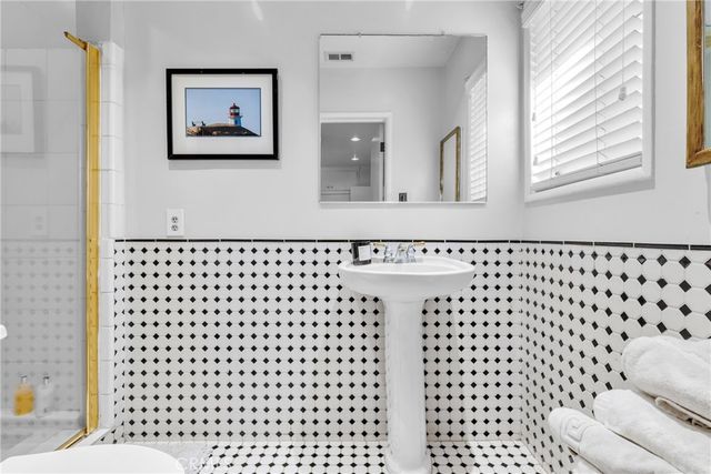 5425 Halbrent, Sherman Oaks, CA 91411