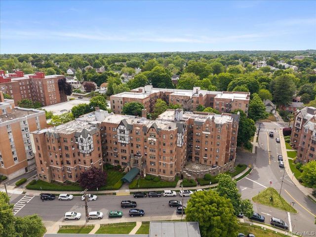 10 Nosband Avenue 3J, White Plains, NY 10605